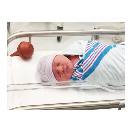 How Is a Fresh 48 Session Different from a Newborn Session?