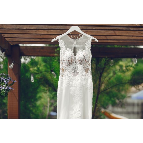 The Curvy Bride’s Guide to Choosing the Perfect Wedding Dress