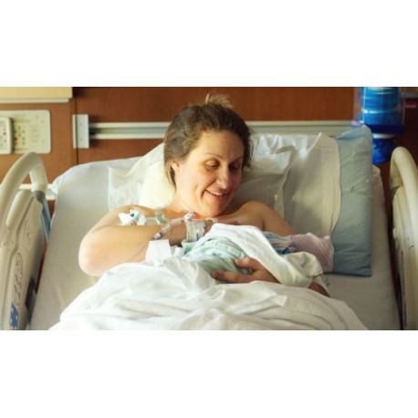 Why It's Important to Book a Birth Photographer and Videographer