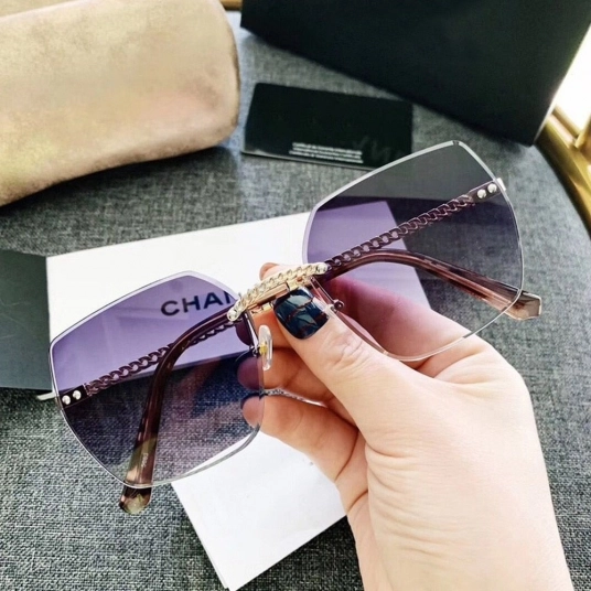 Fashion Black Gradient Sun glasses Crystal Square Rimless Sunglasses Women Vintage Oversized Classic Brand Designer