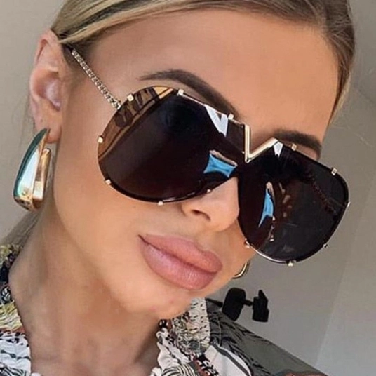 2021 New Fashion One Piece Shield Sunglasses For Women Vintage Oversized Paw Sun Glasses Men Uv400 Hip Hop Punk Eyewear Black