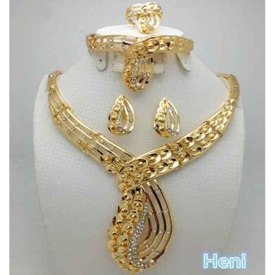 Extraordinary Queens Gold Jewelry Sets (Beautiful Queens Jewelry Sets 16)