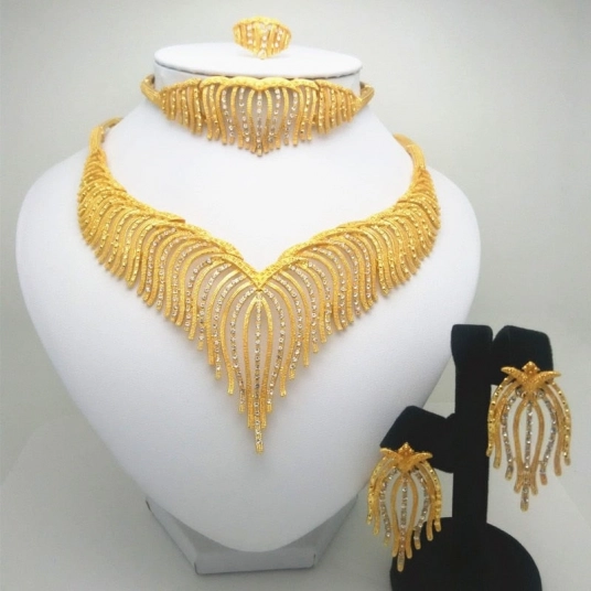 Extraordinary Queens Gold Jewelry Sets (Beautiful Queens Set 6