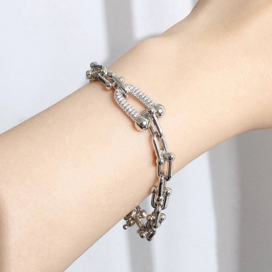 Japan Korea Popular 2021 New Men Women Cuff Bracelets Couple Accessories Punk Stainless Steel Chain Luxury Jewelry Gift Designe