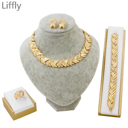 Extraordinary Queens Gold Jewelry Sets (Beautiful Queens Jewelry Set 11)