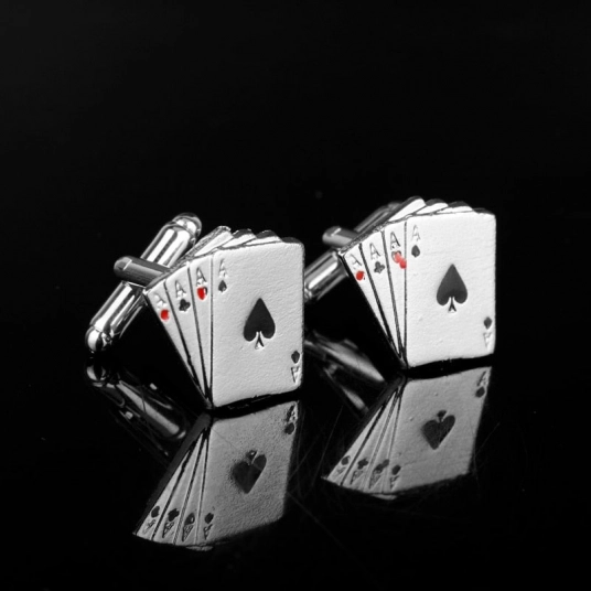 New Design Groomsmen Men Luxury Poker Cufflinks For Mens Shirt Jewelry Accessories Wedding Party Cuff Links Buttons Gifts