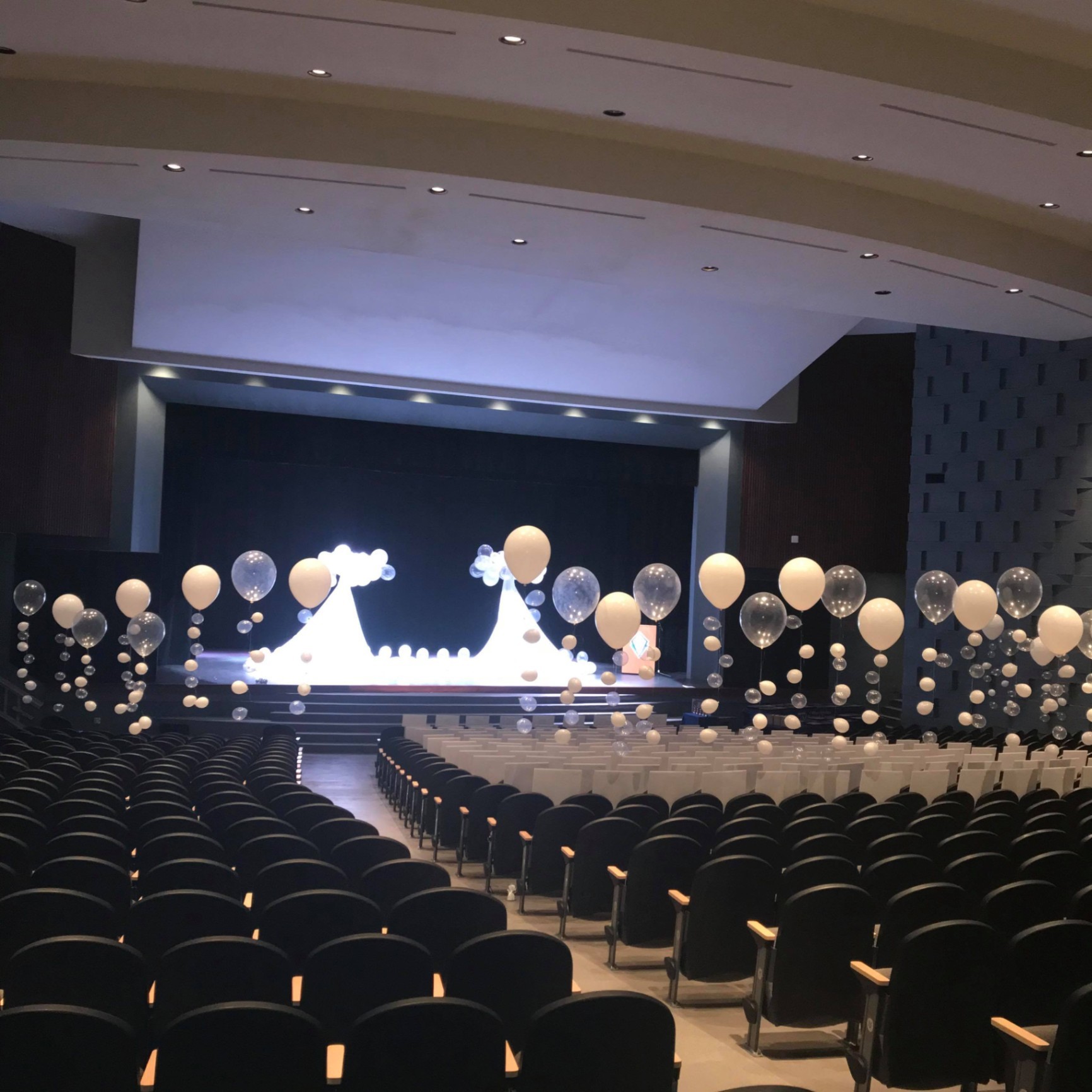 Stage and Auditorium Balloons