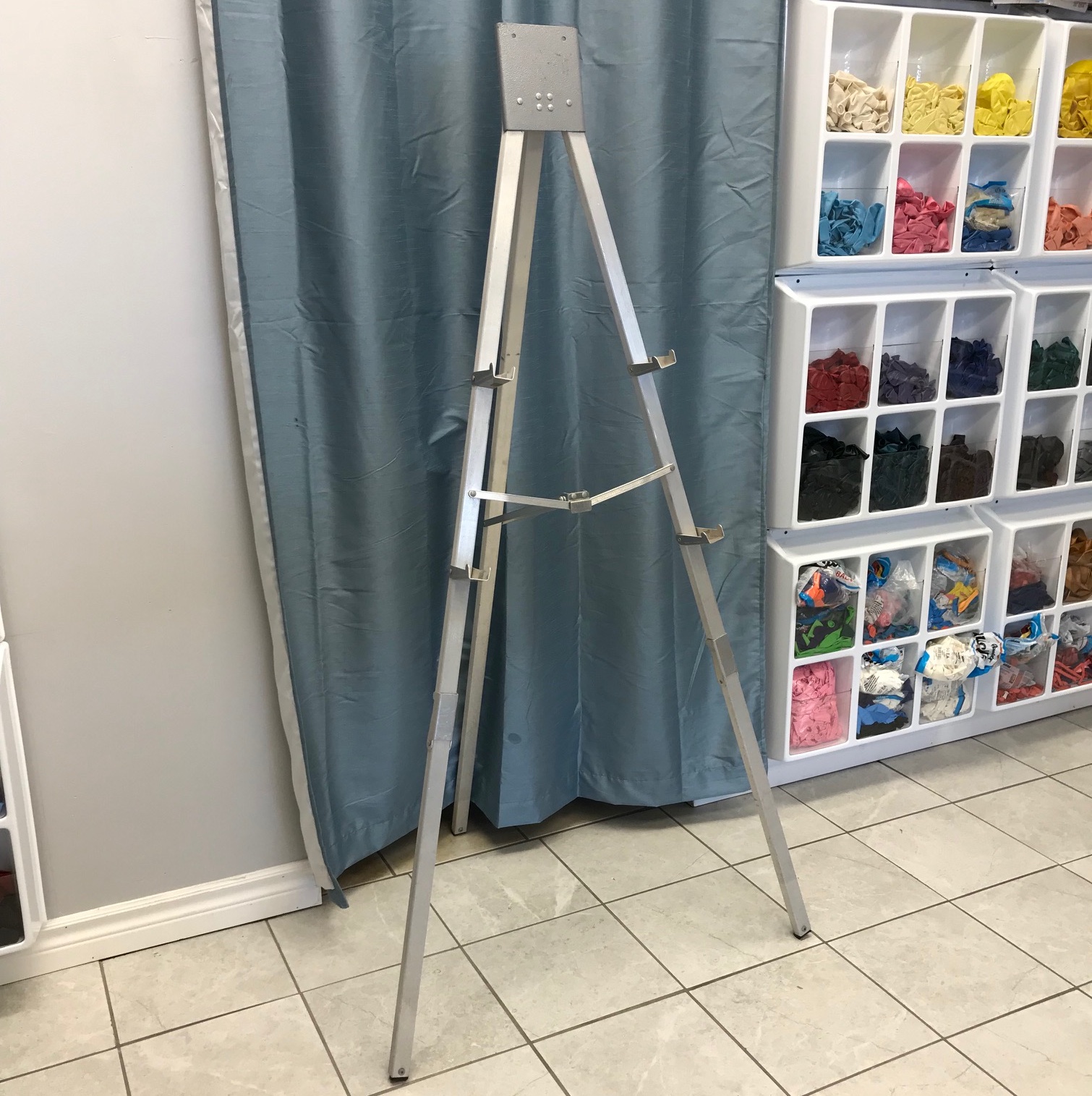easel rental ottawa
