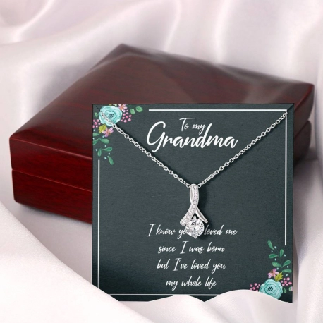 To My Grandma Iove Love You Alluring Beauty Necklace