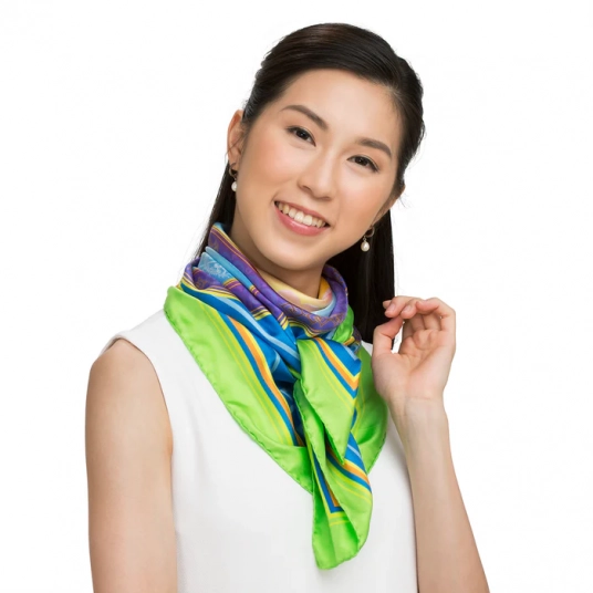 Elegance of the Yi Scarf