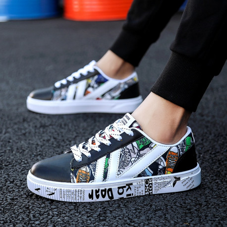 Men's Vulcanized Shoes Unique Graffiti Printing Design Casual Platform Lace-up Canvas Sneakers