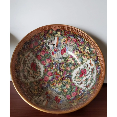 Chinese Rose Medallion Bowl with Figures and Butterflies