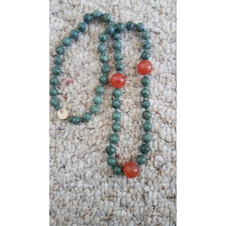 Jade necklace with Carnelian Beads