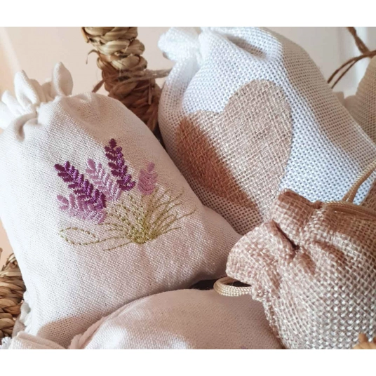 Săculeț cu lavandă uscată - broderie