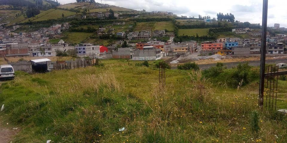 9 LOTES DE 200+ m2