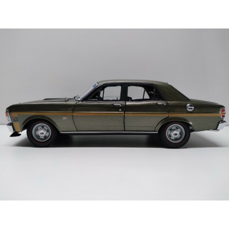 1-18 FORD XW FALCON PHASE II GT-HO in Reef Green by Classic Carlectables