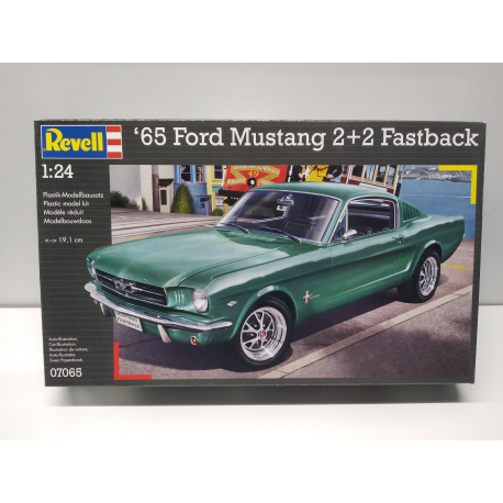 1-24 1965 Ford Mustang 2+2 Fastback REVELL model kit