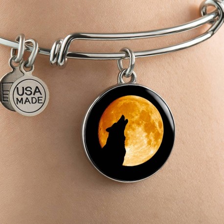 Stainless Circle Pendant Bangle - Fearless Wolf
